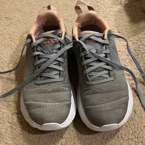Womens 7.5 Hoka tennis Shoes